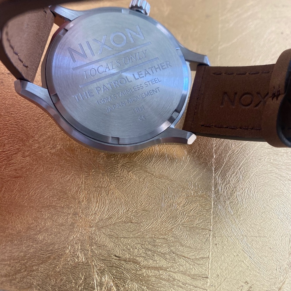Nixon Mens Watch ✨ - Picture 3 of 3
